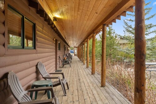 Charming Cabin/1 block from the lake/Columbine