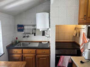Private kitchen - Rui Lisbon old charming House (in the center of old Lisbon, Misericordia ) (Lisboa)