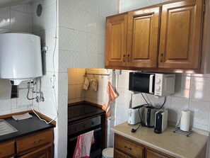 Private kitchen - Rui Lisbon old charming House (in the center of old Lisbon, Misericordia ) (Lisboa)