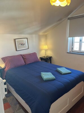 2 chambres, fer et planche à repasser, Wi-Fi, draps fournis