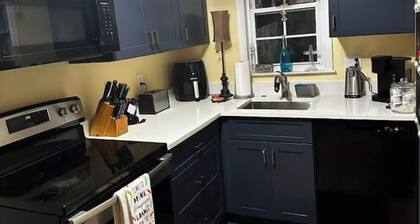 Charming 2-bedroom 1 bath cottage with AC, WiFi in peaceful North Beach, Md.