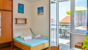 Apartment | 1 bedroom, individually furnished