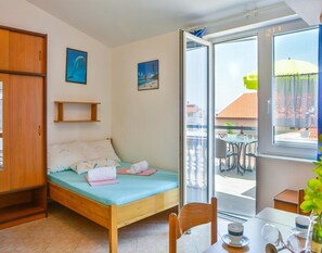 1 bedroom, individually furnished - Apartment in Croatia Near the Adriatic Coast (Senj)