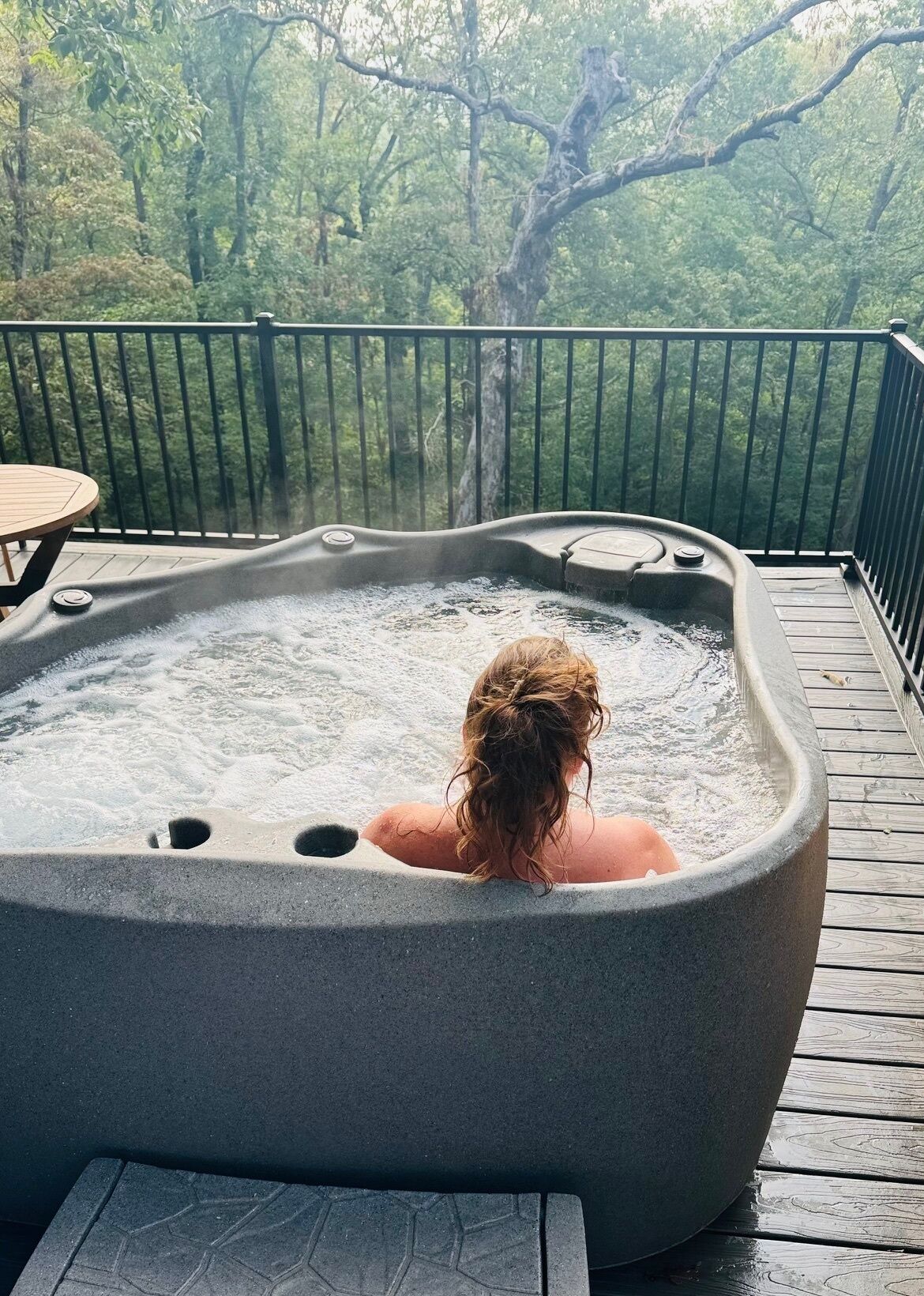 Outdoor spa tub