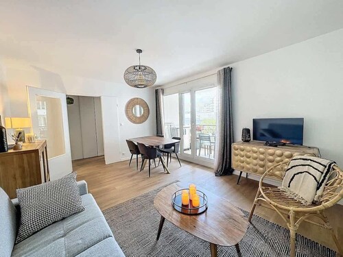 "Le Cassin" - Parking et terrasse, à 5 minutes de la gare