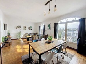 Interior - Le Rodet - Proche RER E, 20 min de Paris (Villemomble)