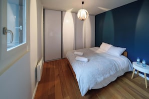 1 chambre, fer et planche à repasser, lit parapluie, Wi-Fi