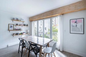 Dining - Le Colombier - Balcony, Parking, Seine Musicale (Sèvres)