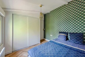 2 makuuhuonetta, silitysrauta/-lauta, Wi-Fi, vuodevaatteet