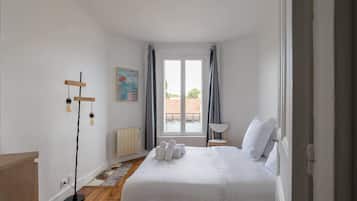 2 bedrooms, iron/ironing board, travel crib, WiFi