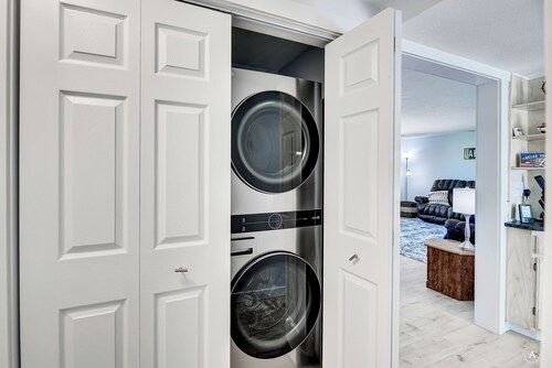 Lakefront single story house on Hauser Lake