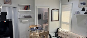 Charming 1-bedroom cottage with AC, WiFi in downtown Hanover, PA