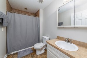 Apartment | Bilik Mandi