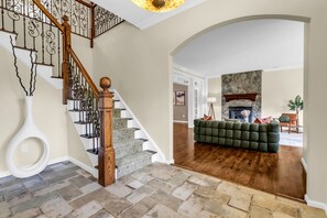 Villa | 5 bedrooms - Cozy Family Escape Games Gym Warm Fireplace (Stony Point)