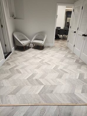 House | 7 bedrooms - Budget-friendly Home Sleeps 16 Wifi Close to Minyan (Woodridge)