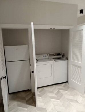 House | 7 bedrooms - Budget-friendly Home Sleeps 16 Wifi Close to Minyan (Woodridge)