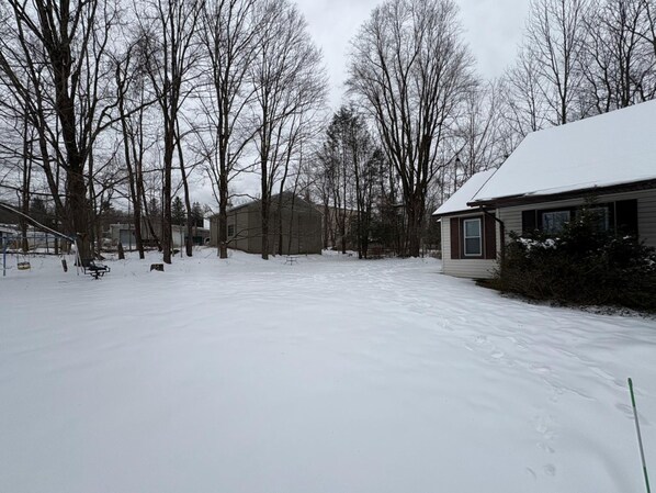 Exterior - Budget-friendly Home Sleeps 16 Wifi Close to Minyan (Woodridge)