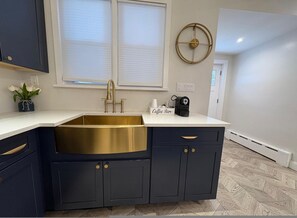 House - Cozy Value Modern Home for 16 Guests Fast Wifi (Woodridge)