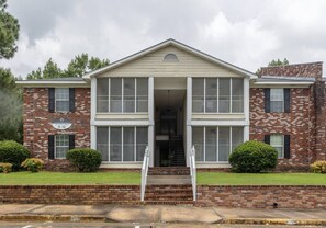 Apartment | 1 bedroom - Cozy Budget-friendly 1BR w Hdtv Near Ft Benning (Columbus)