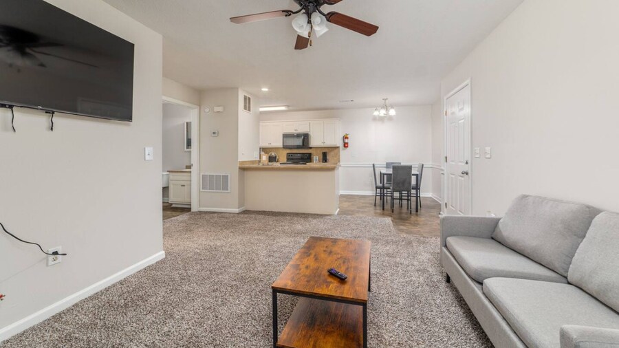 Budget Friendly Unit Near Fort Moore