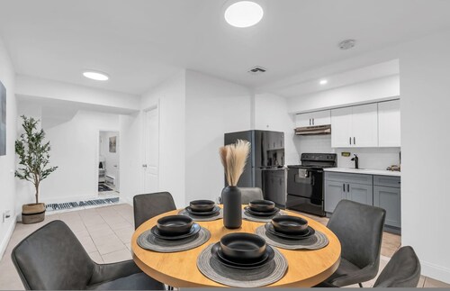 Fast Wifi Great WFH Budget 1BR Apt Near NYC EWR