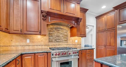 Cozy Private Home W Fireplace Outdoor Kitchen