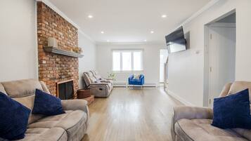 House | 5 bilik tidur