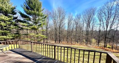 Secluded Lodge Farm Views 50 Acres Wifi