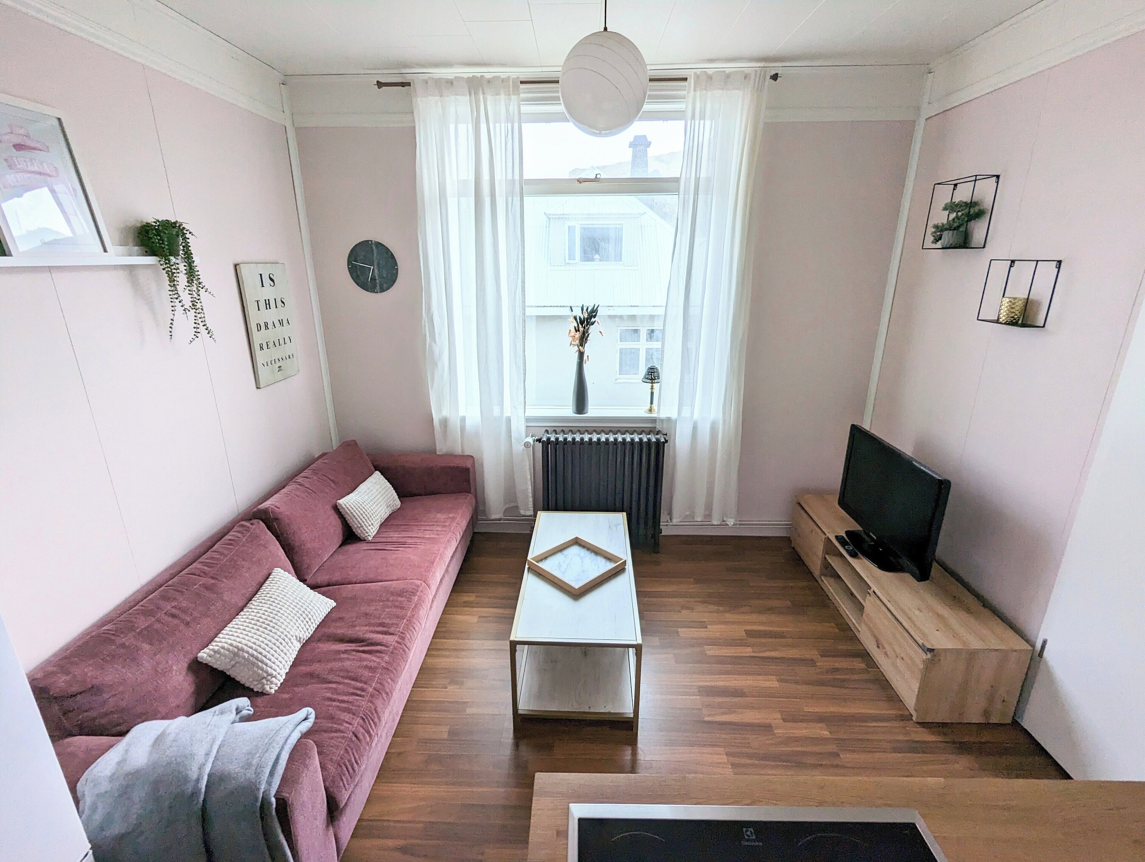 Classic Apartment, 2 Bedrooms, Non Smoking, Kitchen | Free cots/infant beds, free WiFi, bed sheets