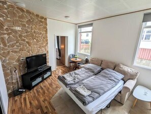 Lits bébé (gratuits), Wi-Fi gratuit, draps fournis