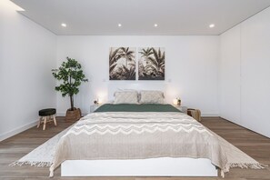4 Schlafzimmer, Schreibtisch, Bügeleisen/Bügelbrett, Reisekinderbett