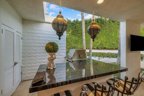 Terrace/patio - Canyon House Palm Springs - Hollywood Glamour Meets Desert Cool! (Palm Springs)