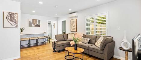 Vista frontal de la propiedad