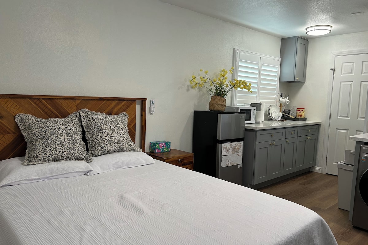 Exclusive House, 1 Queen Bed | 3 bedrooms, iron/ironing board, bed sheets