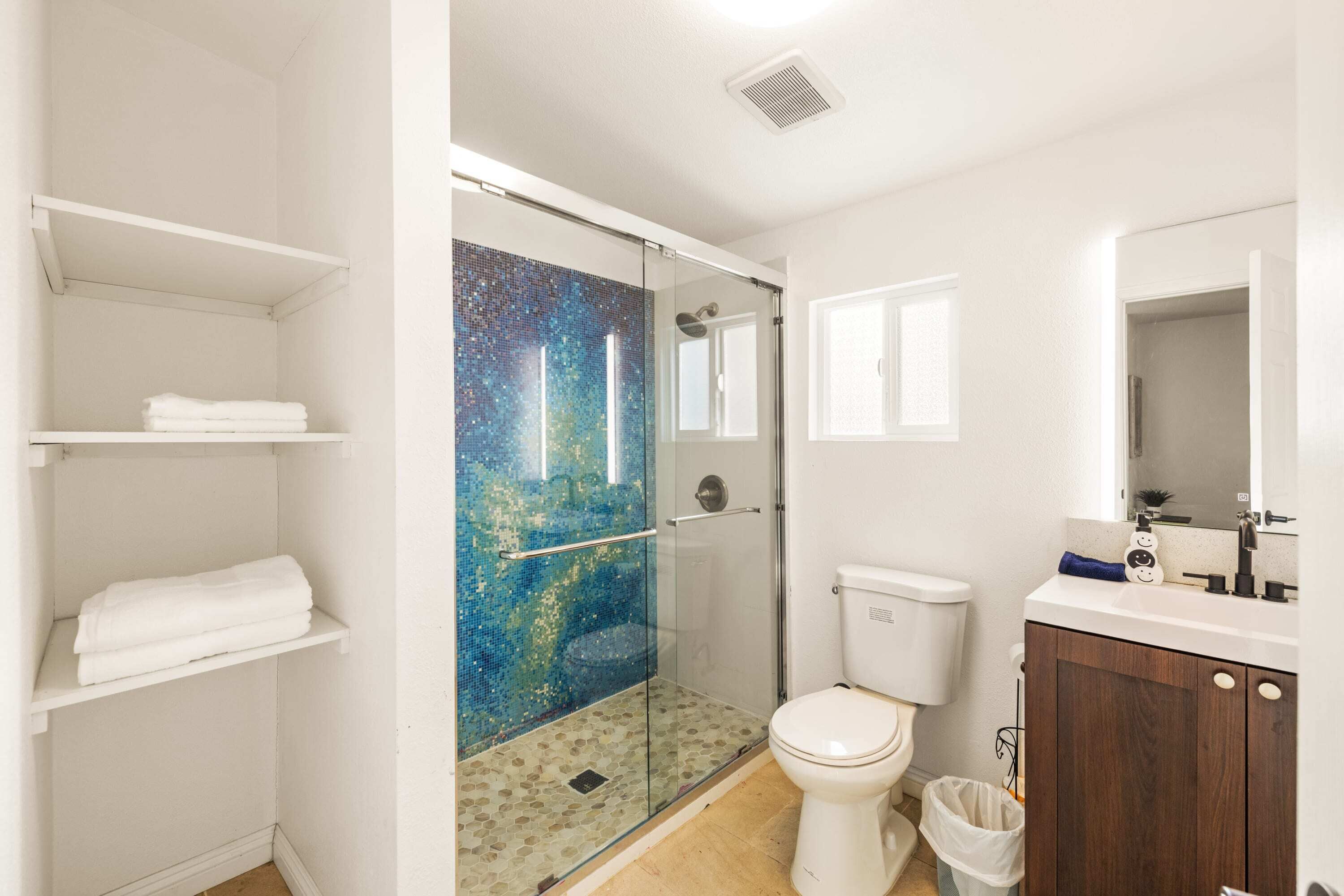 Design House (3 Bedrooms) | Bathroom | Hair dryer, towels, soap, shampoo