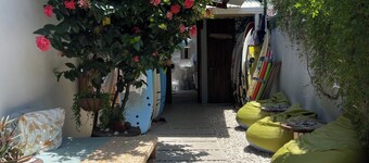 The Cafecito Surf School & Guesthouse
