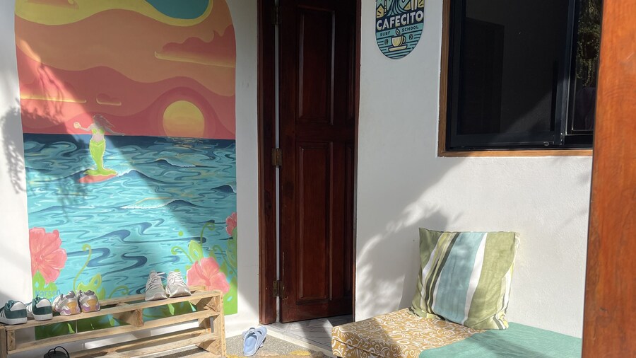The Cafecito Surf School & Guesthouse