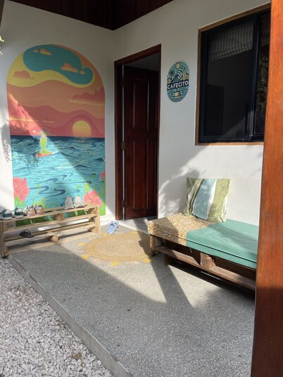 The Cafecito Surf School & Guesthouse