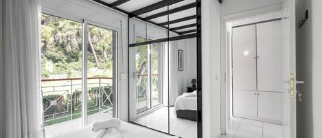 4 makuuhuonetta, silitysrauta/-lauta, Wi-Fi, vuodevaatteet