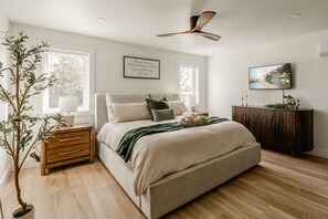 3 bedrooms, travel crib, WiFi, bed sheets