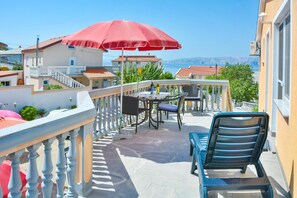 Apartment | Balcony - Charming Apartment With Private Terrace (Senj)