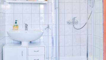 Apartment | Bathroom