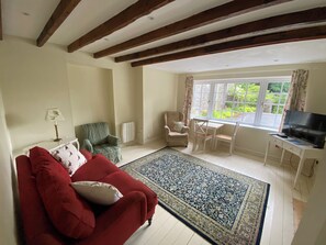 TV, books - Cozy cottage from 1840 on the beautiful Loch Rannoch in Scotland (Kinloch Rannoch)