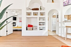 4 slaapkamers, een strijkplank/strijkijzer, gratis wifi, beddengoed