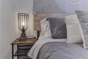 Hus (4 Bedrooms) | 4 sovrum, strykjärn/strykbräda och sängkläder