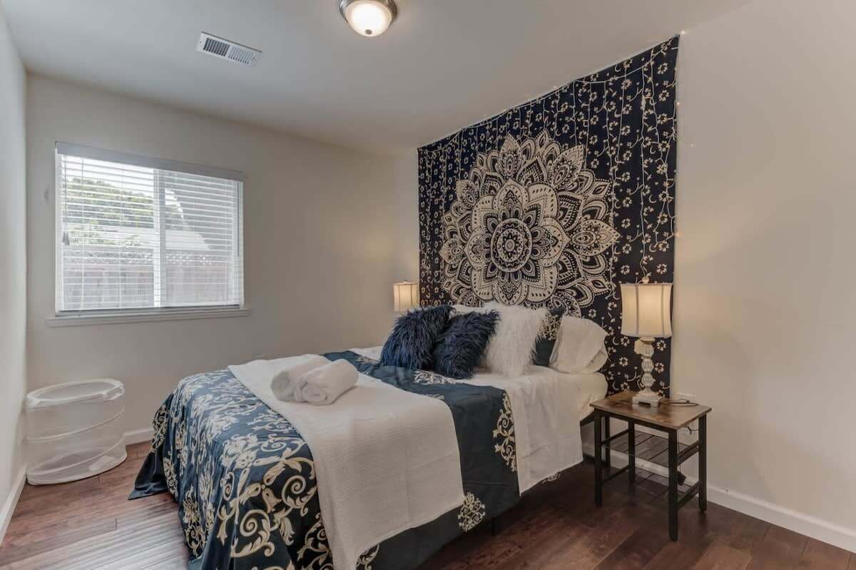 House (4 Bedrooms) | 4 bedrooms, iron/ironing board, bed sheets