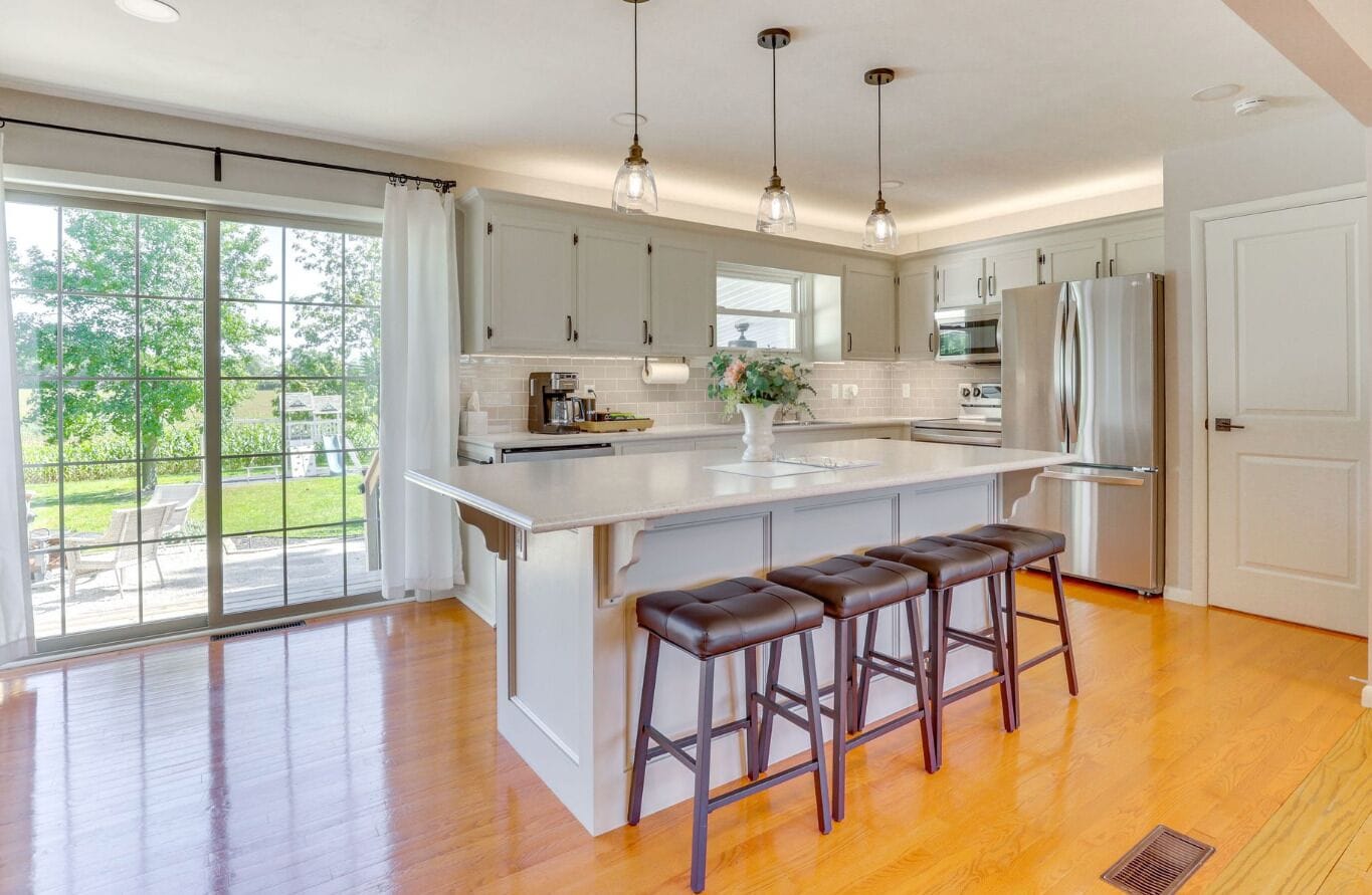 Frigorífic, microones, forn i placa de cuina 