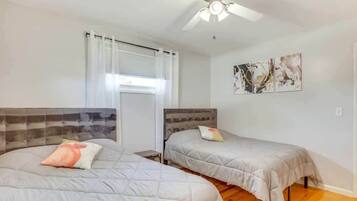 3 bedrooms, WiFi, bed sheets