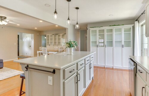 Charming 3-bedroom house in Wooster with TV & WiFi