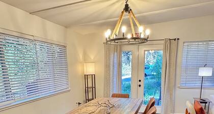 Charming 4-bedroom house in delightful South Lake Tahoe near Tahoe golf course